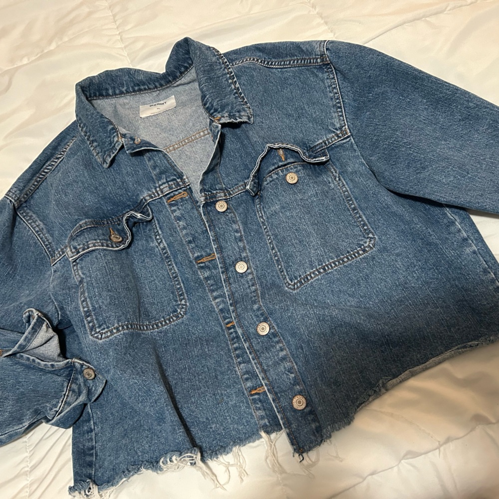 Cropped denim jacket 🧥🧥🧥👖👖👖💙💙💙